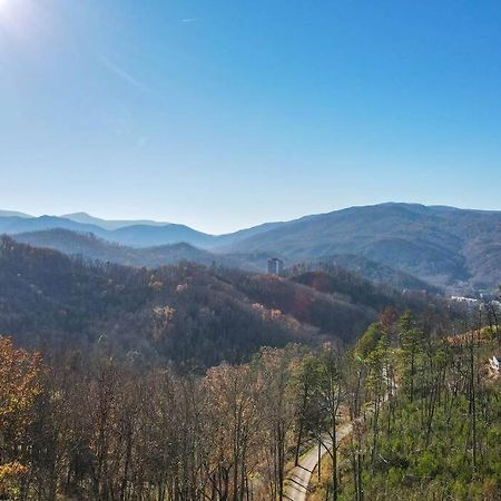 Walnut Ridge Cabin. Sleeps 7-11! Hot Tub, Pool Table, Minutes To Downtown Gatlinburg! Exterior foto